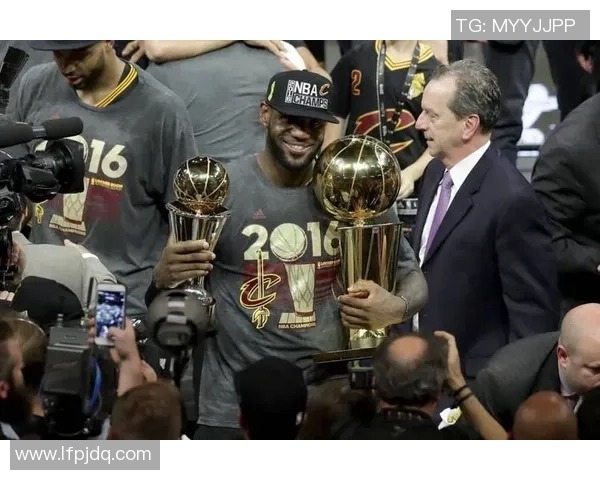 西贡热火与N龙勇士激战正酣谁能在赛季中脱颖而出争夺冠军荣耀